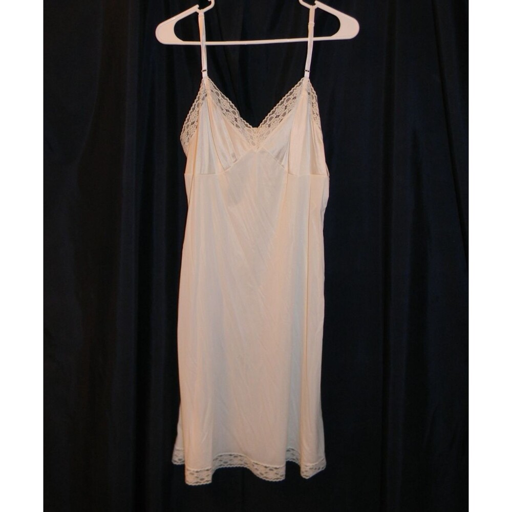 Vanity Fair Vintage Slip Made in USA White Lace Adjustable Straps